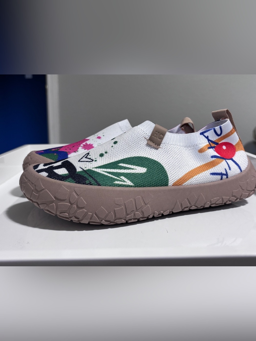 Hola Camel Colorful Graffiti Print Slip On Sneakers Casual Lightweight Shoes